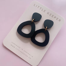 Load image into Gallery viewer, Pebble Drop Earrings