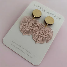 Load image into Gallery viewer, Metal Monstera Earrings