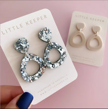 Load image into Gallery viewer, Pebble Drop Earrings